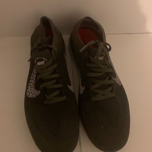 Nike run shoes 9.5
